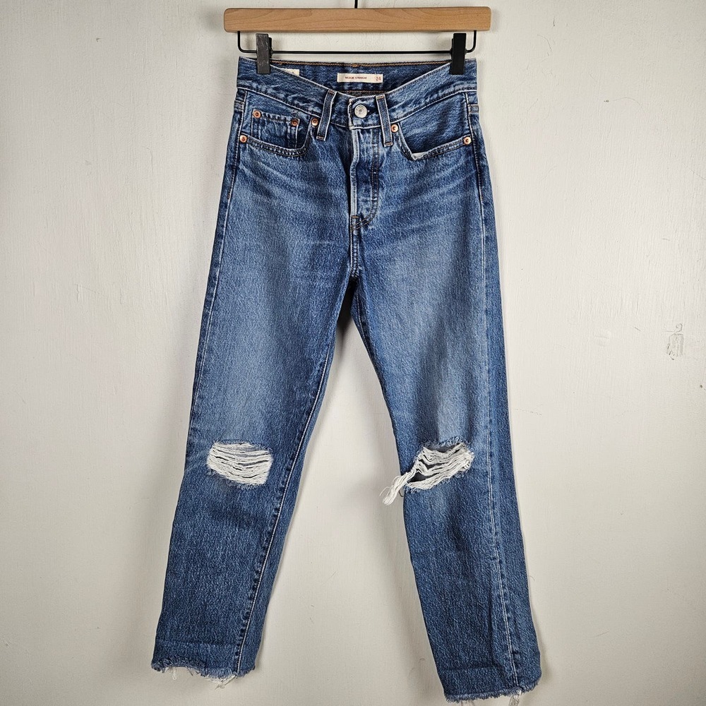 Levi's Wedgie Straight‎ Jeans 24 Distressed Knee Crop Ankle Button Fly